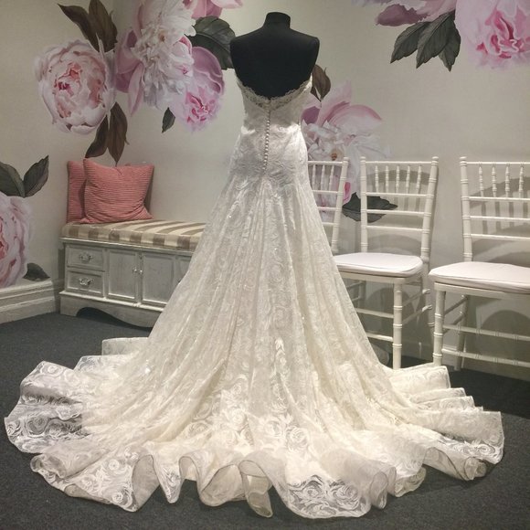 EUGENIA WEDDING GOWN! - Picture 5 of 8